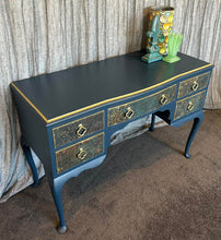 Load image into Gallery viewer, Stunning vintage look Hall Table / Dresser / Buffet
