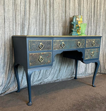 Load image into Gallery viewer, Stunning vintage look Hall Table / Dresser / Buffet
